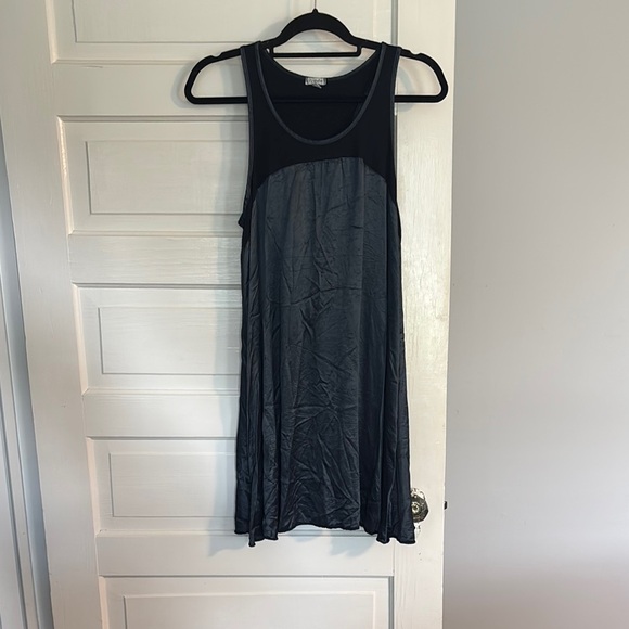 PJ Harlow Lindsay Navy Sleeveless Gown - Picture 1 of 5
